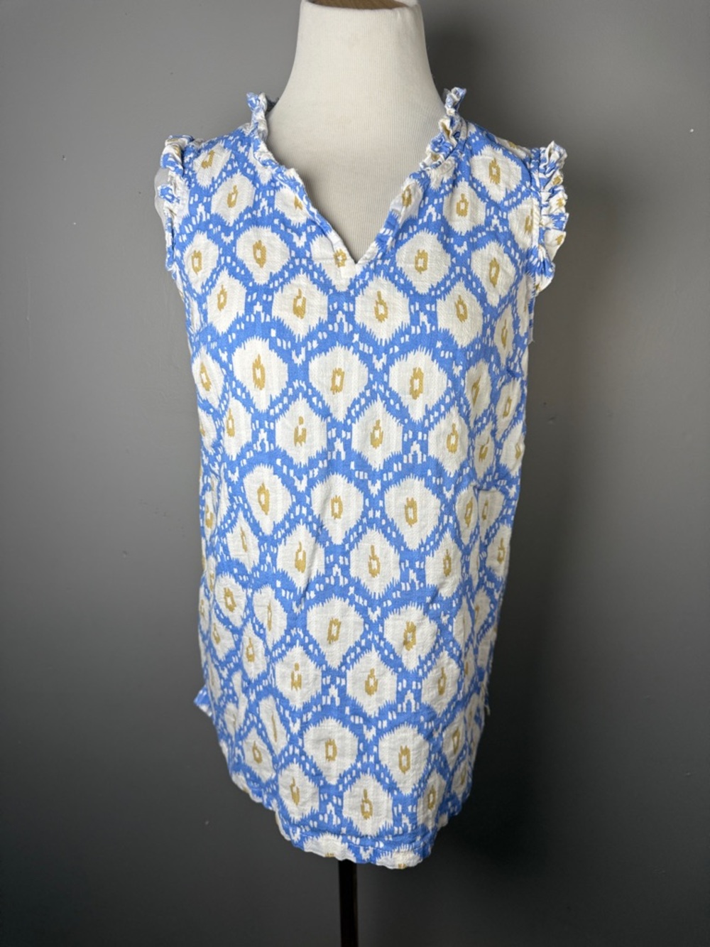 Sleeveless Blue and White Patterned V-Neck Top